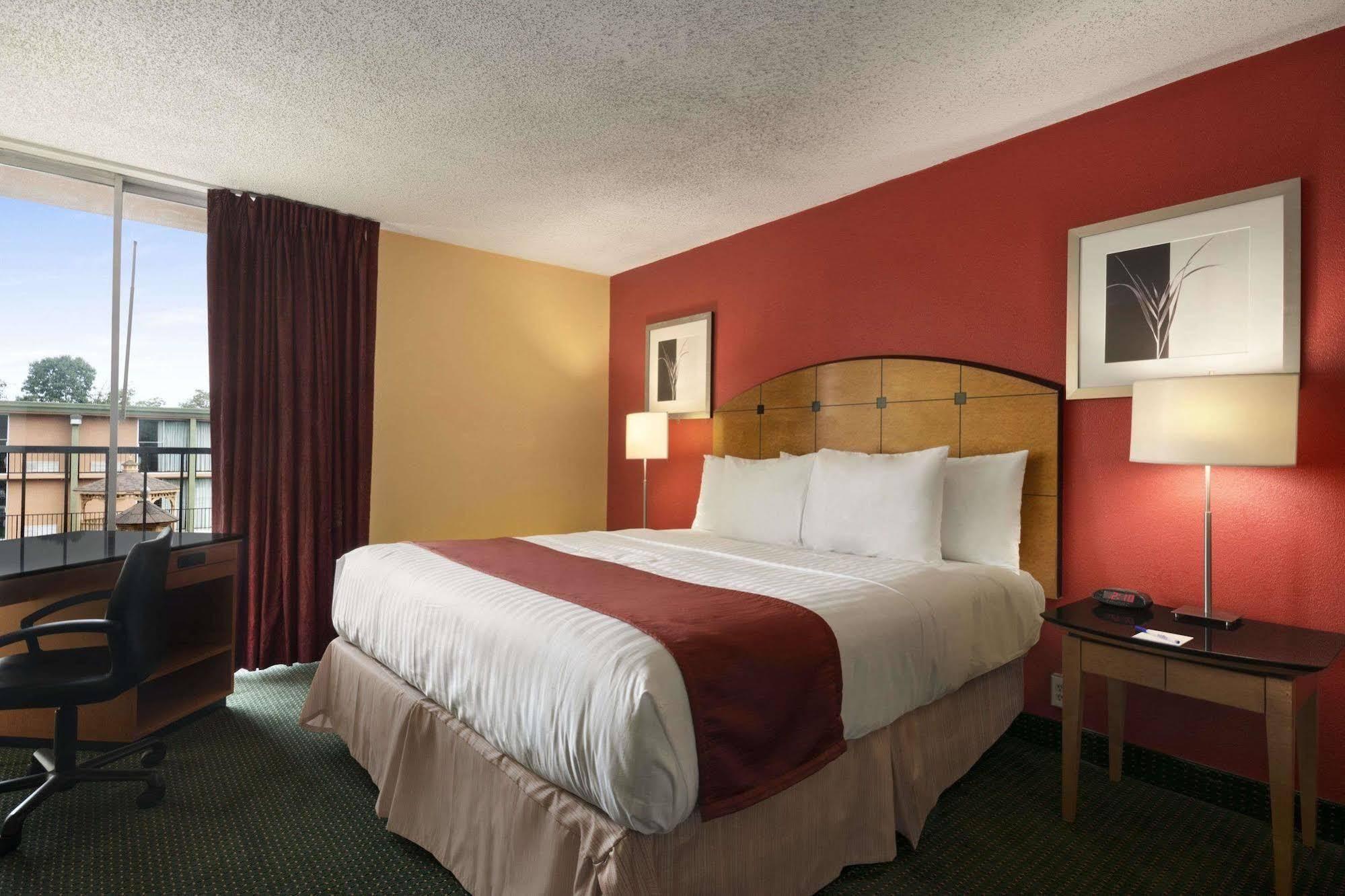 Baymont By Wyndham Salem Roanoke Area Hotel Exterior foto